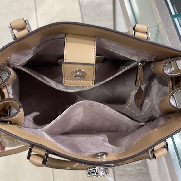 MICHAEL KORS HAMILTON MEDIUM SATCHEL 
 COLOR: Camel
NWT - Picture 11 of 16